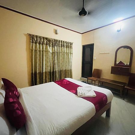 Hotel Peace Ganga Inn 포카라 외부 사진