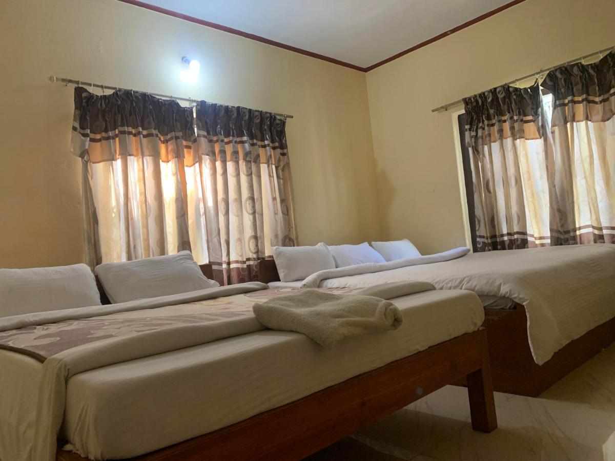 Hotel Peace Ganga Inn 포카라 외부 사진