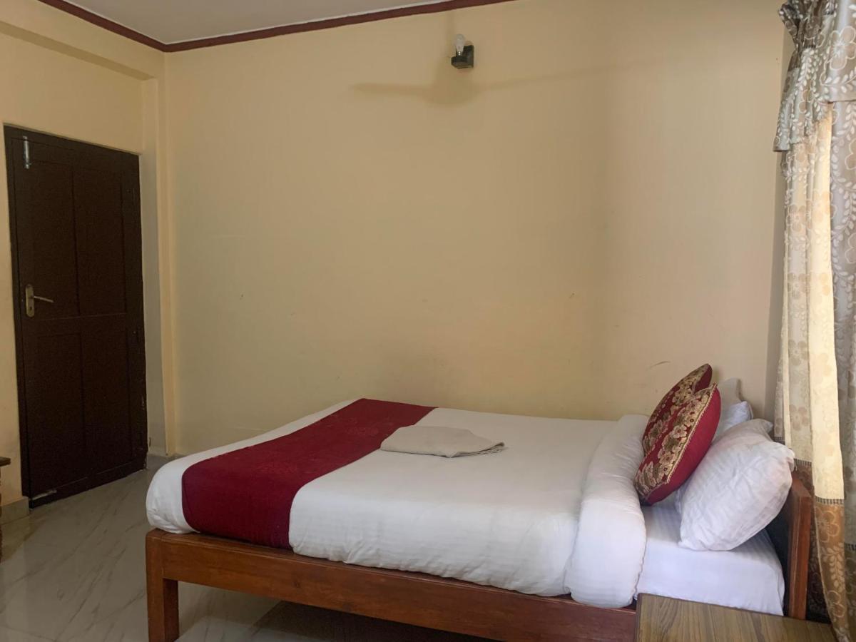 Hotel Peace Ganga Inn 포카라 외부 사진