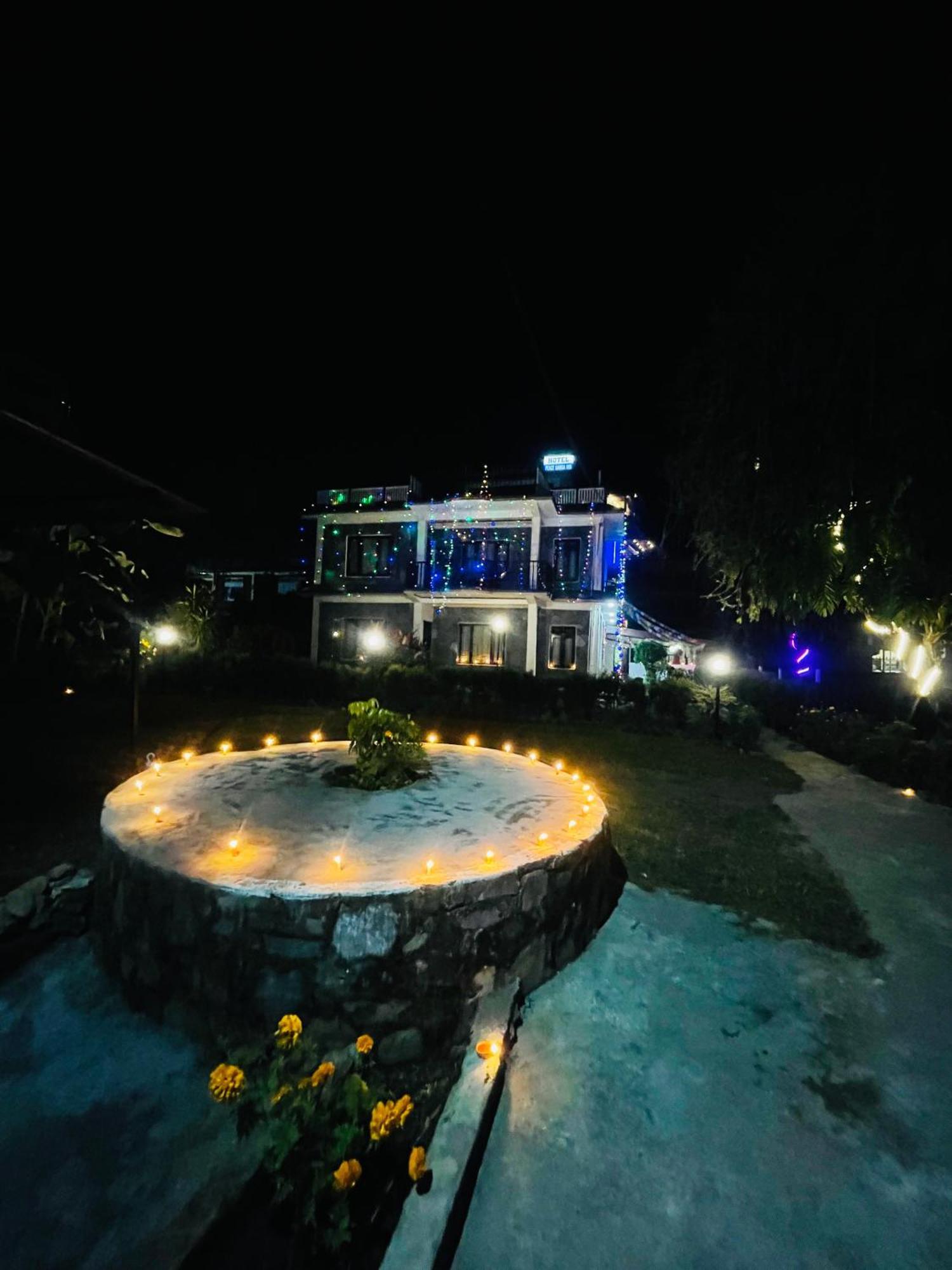 Hotel Peace Ganga Inn 포카라 외부 사진