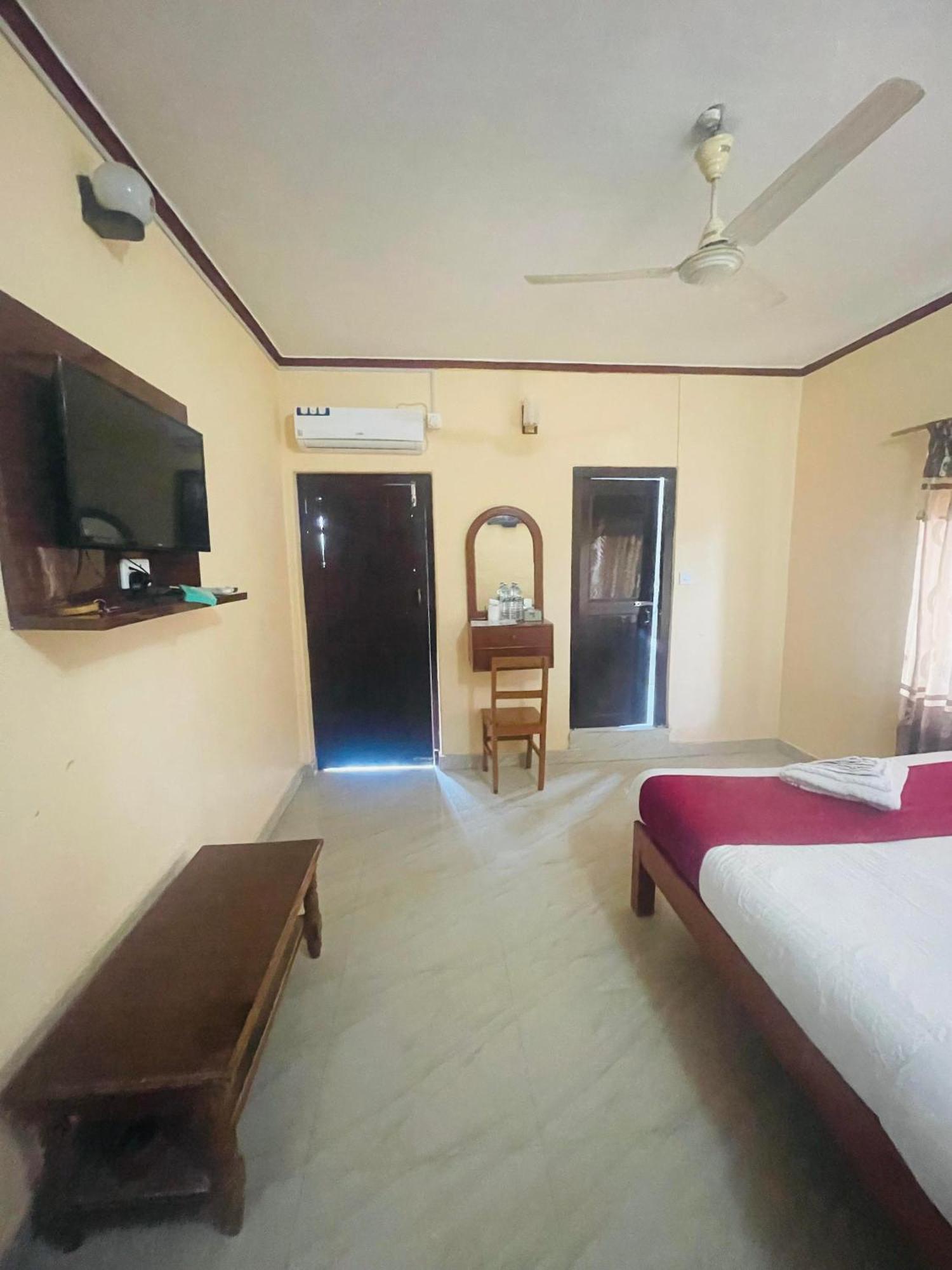 Hotel Peace Ganga Inn 포카라 외부 사진