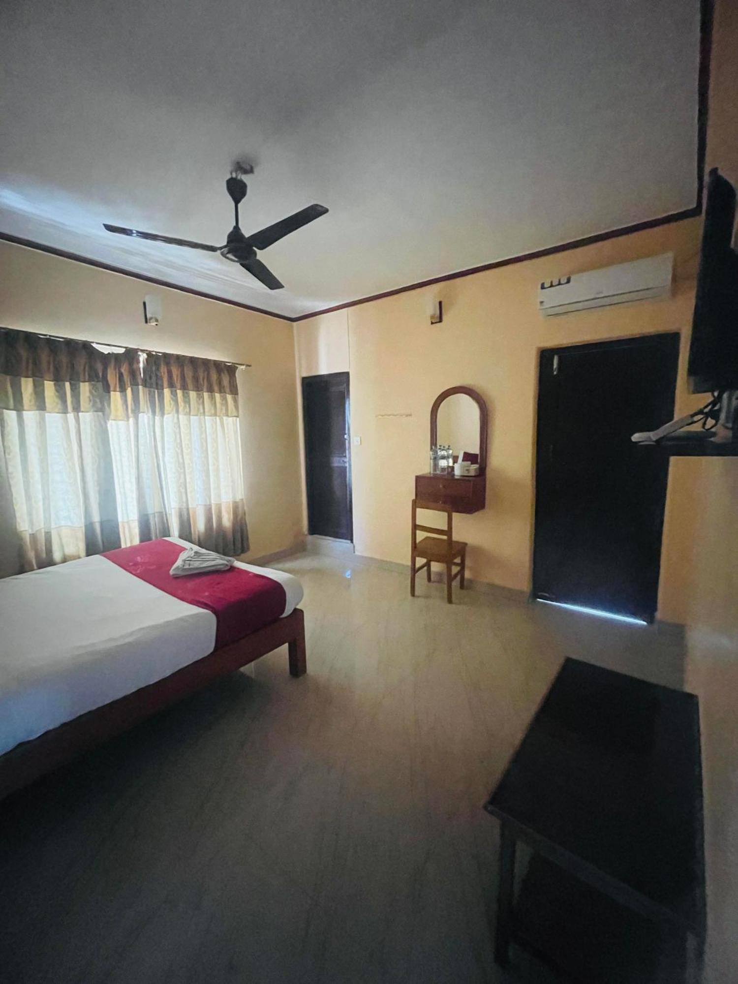 Hotel Peace Ganga Inn 포카라 외부 사진