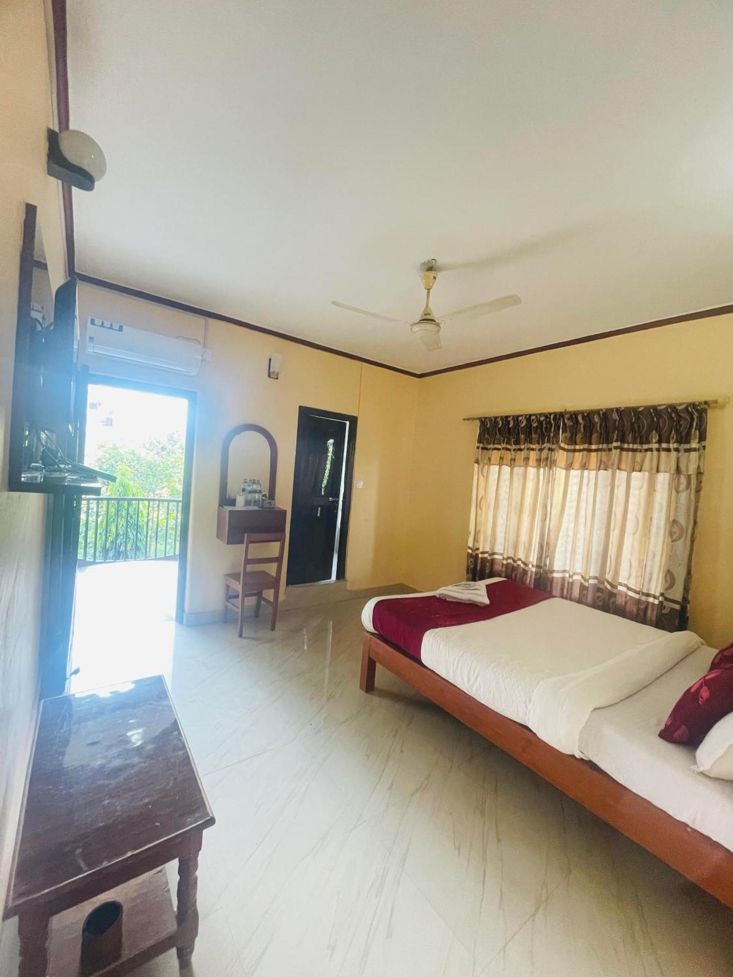 Hotel Peace Ganga Inn 포카라 외부 사진