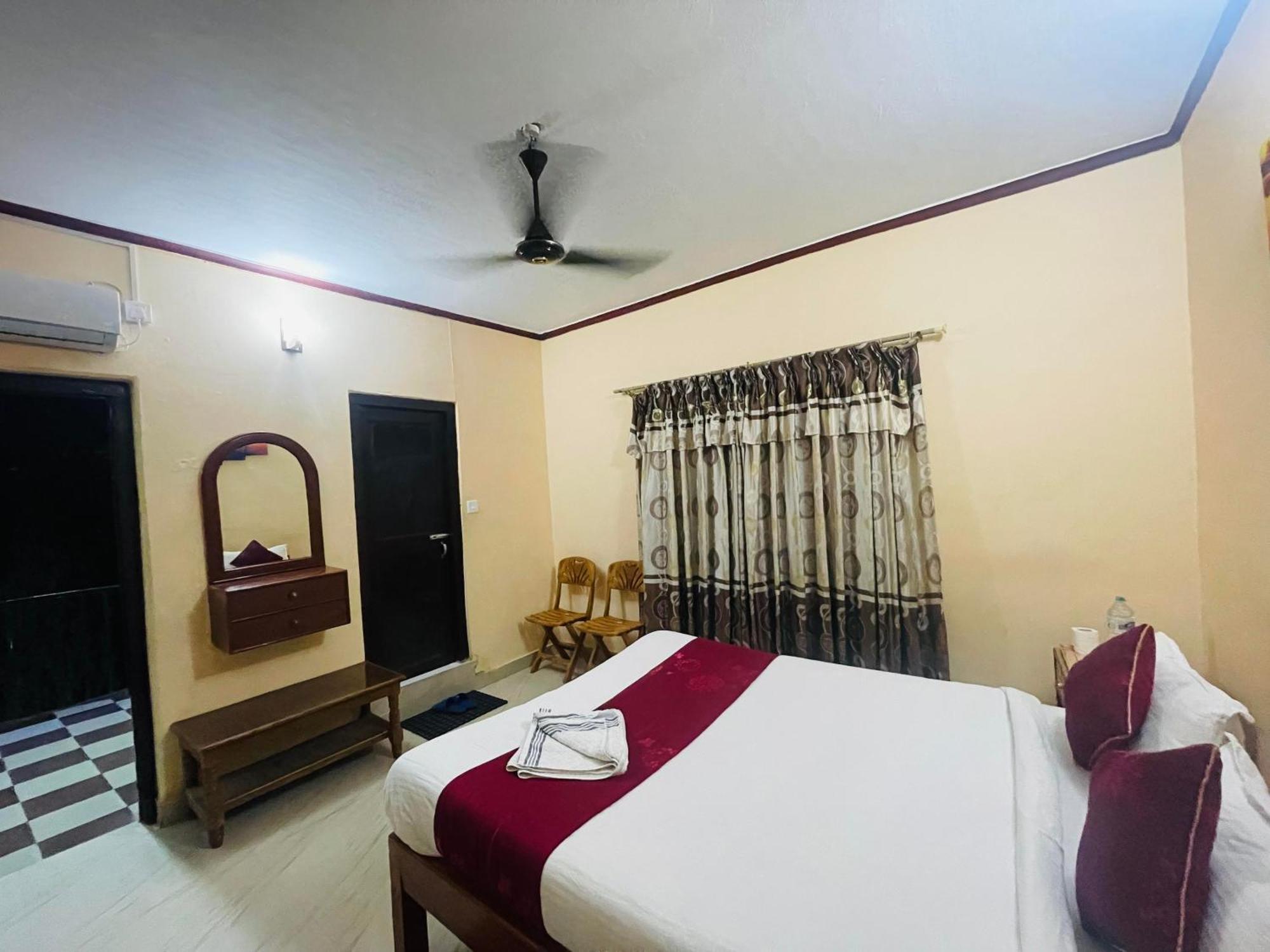 Hotel Peace Ganga Inn 포카라 외부 사진